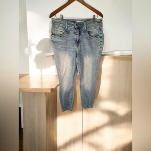 Judy Blue Light Blue Ankle Jeans